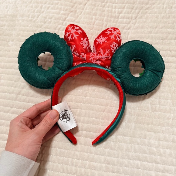 Disney Christmas Wreath Minnie Mouse Ears - Picture 3 of 4